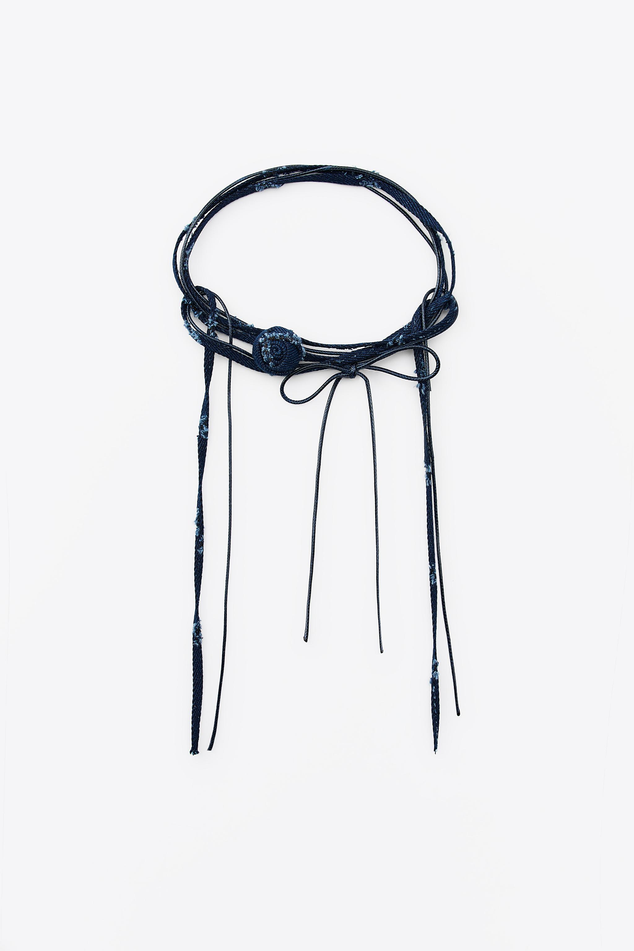LOT DE 2 CHOKERS À FLEUR