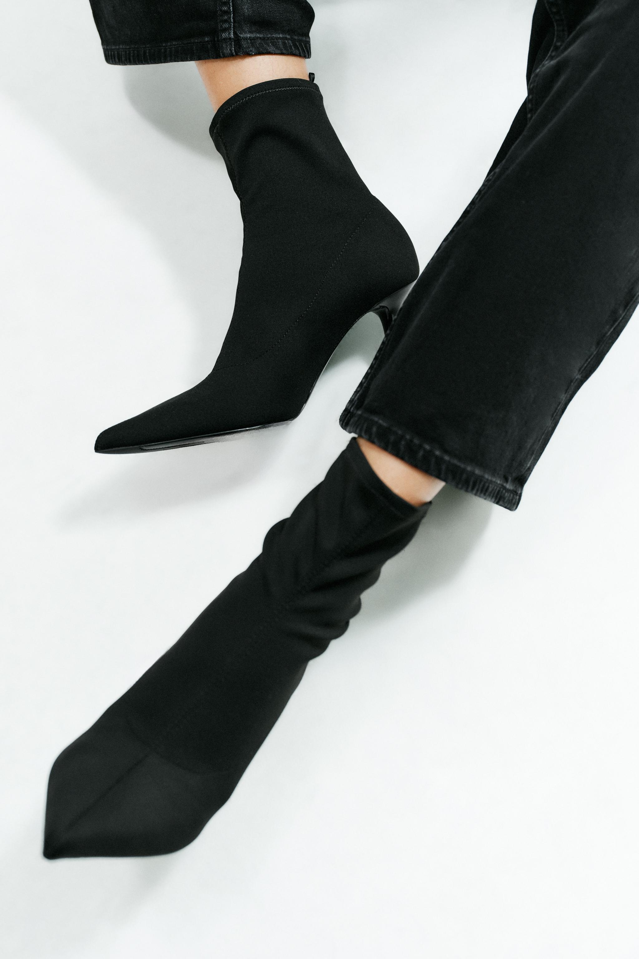 HEELED BOOTIE BOOTIES — Black