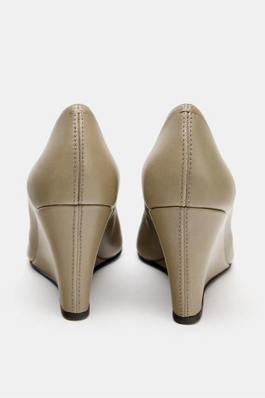 CHAUSSURES EN CUIR À TALONS COMPENSÉS - Gris taupe de Zara - Image 3
