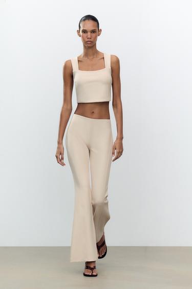 TOP CROP CUT OUT - صخري الخاص بـ Zara