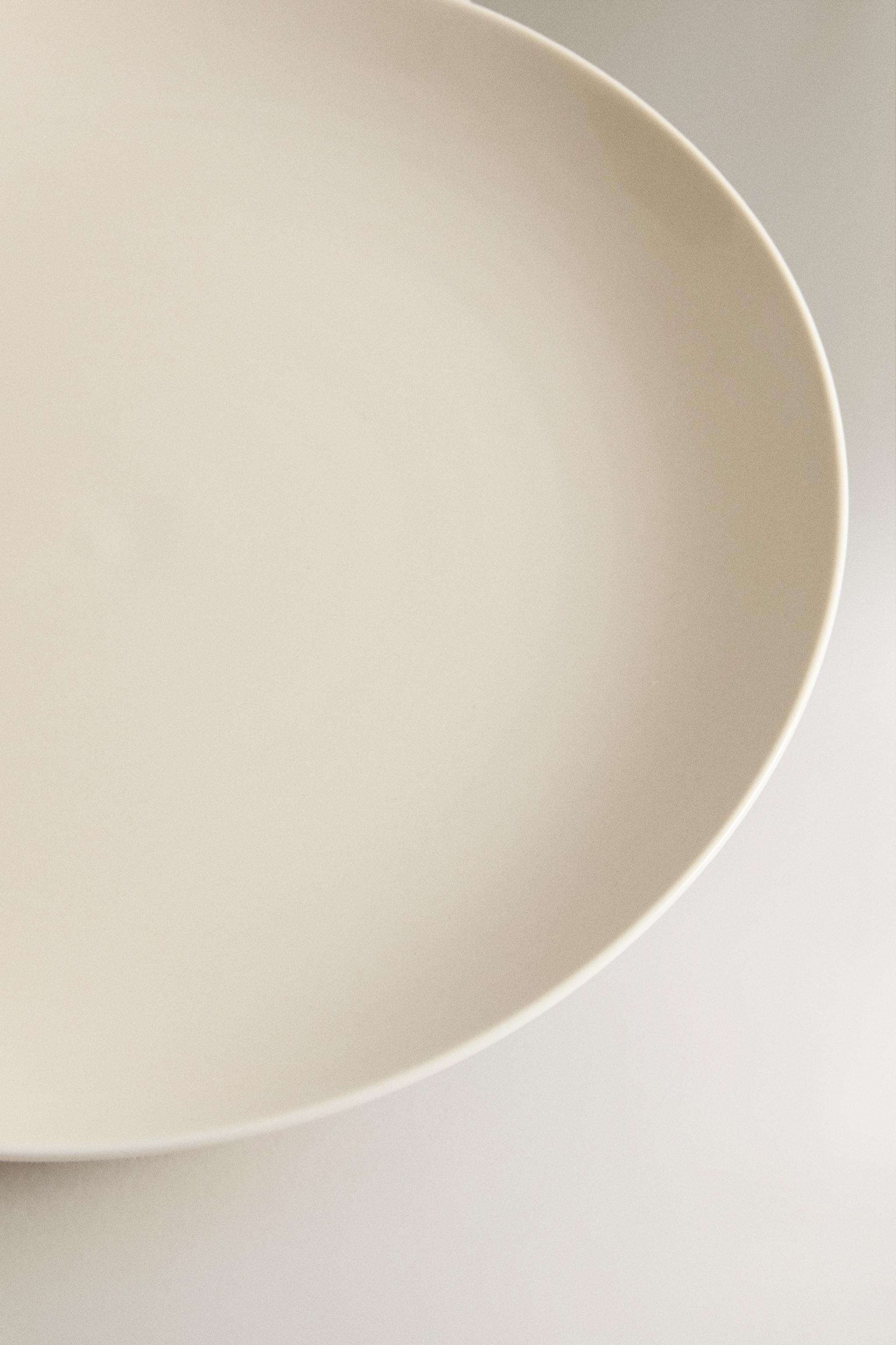 PLAIN STONEWARE DESSERT PLATE