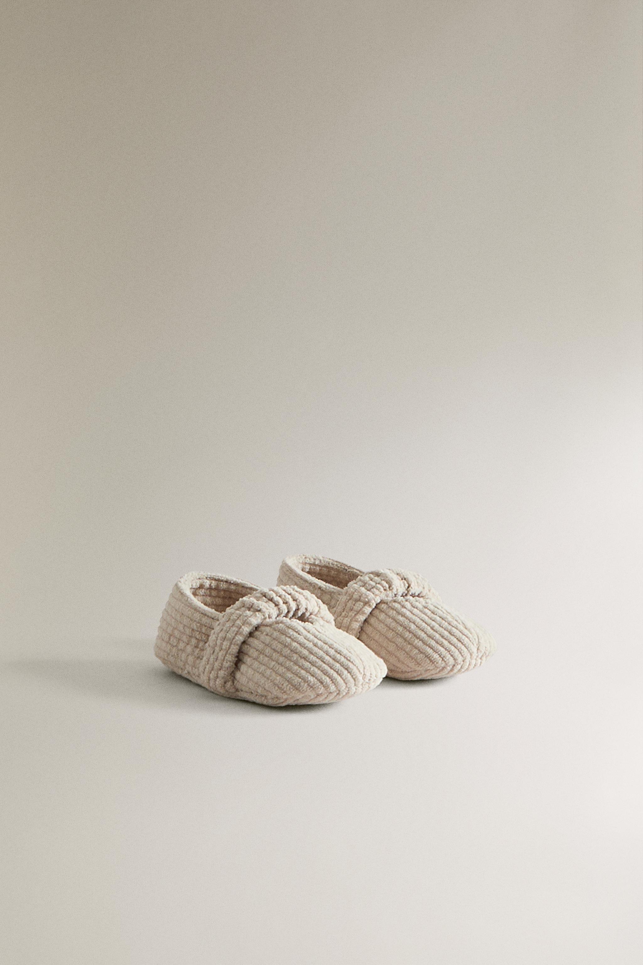 TEXTURED BALLET BOOTIES — Light beige