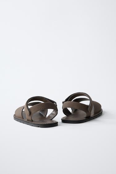 SANDALES À BRIDE LARGE - Marron de Zara - Image 4