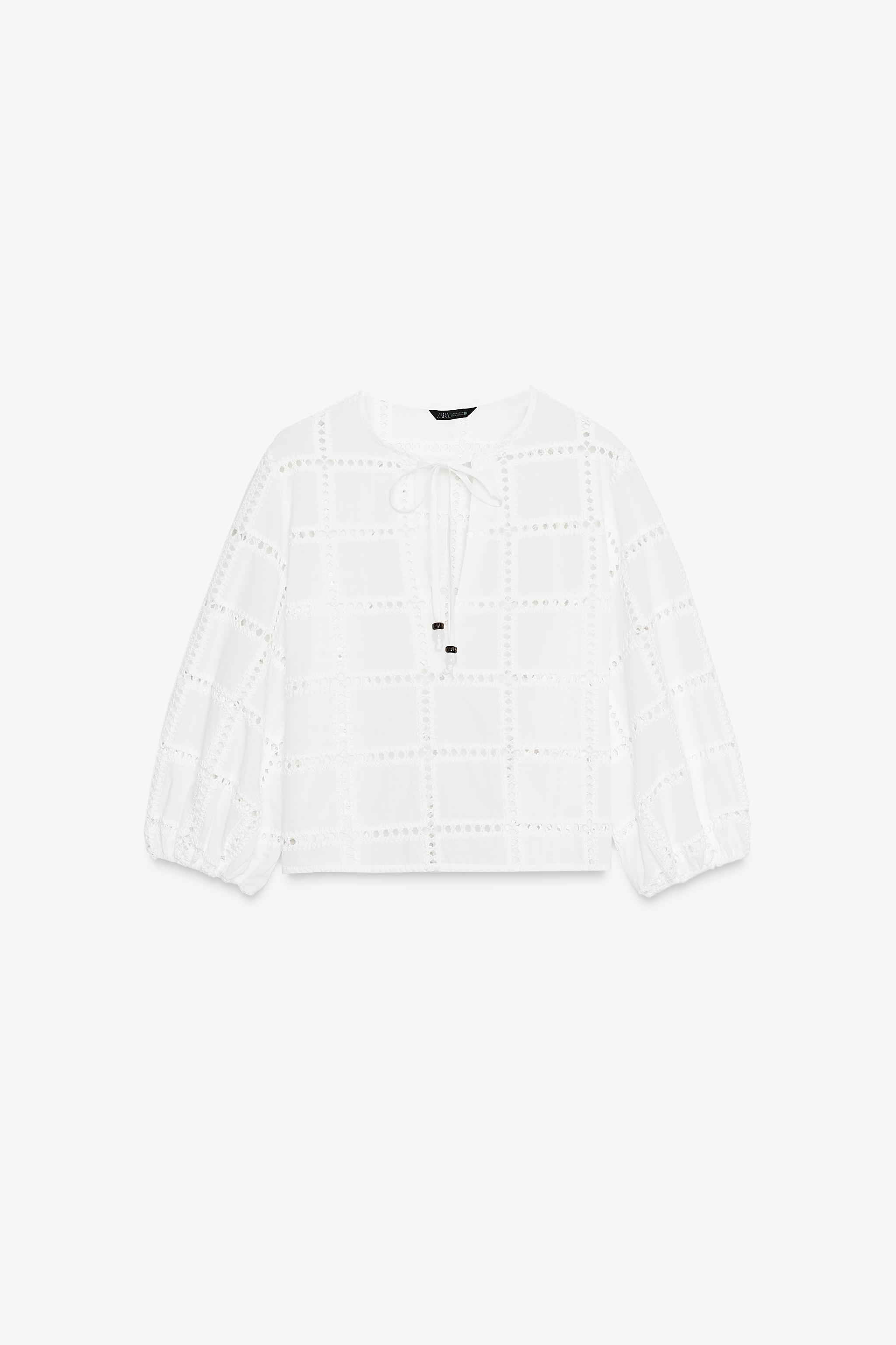 BLOUSE COURTE BRODÉE ET PERFORÉE