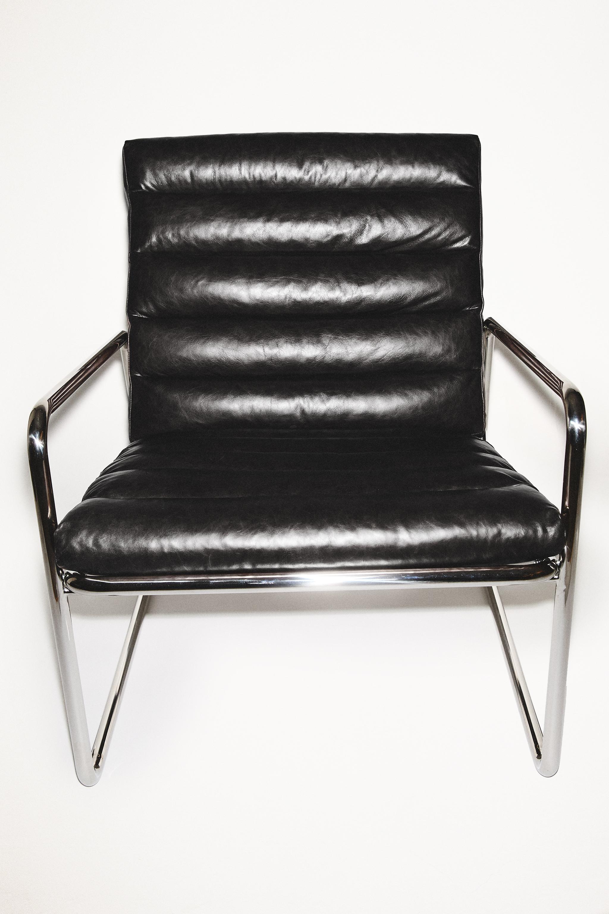 METAL AND LEATHER ACCENT CHAIR