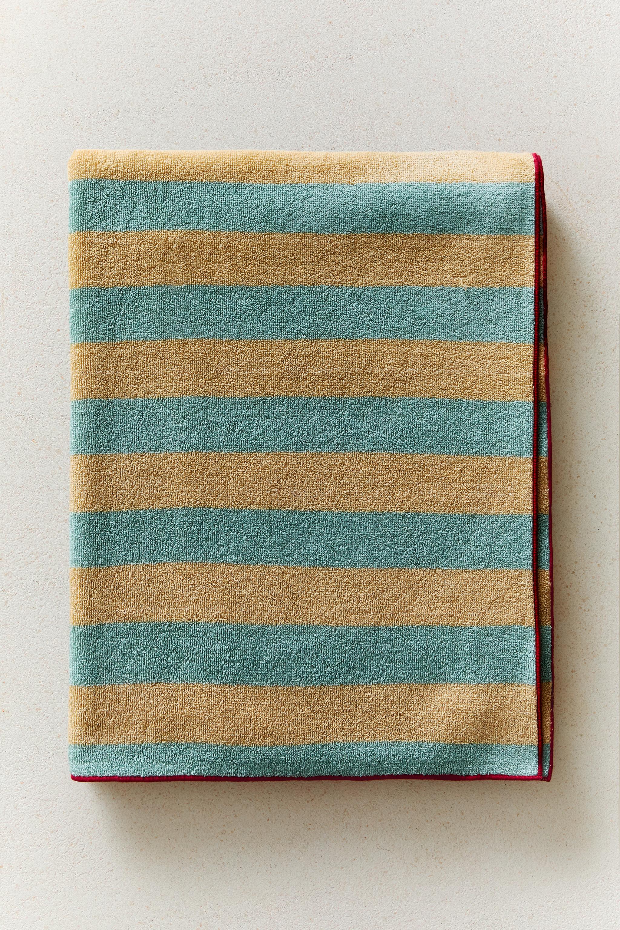 STRIPED TOWEL WITH TOPSTITCHING — Ecru / Green