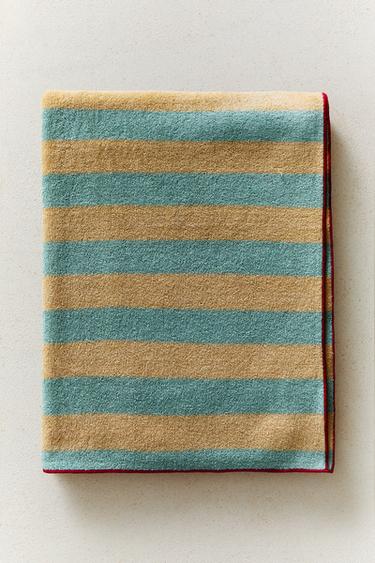 STRIPED TOWEL WITH TOPSTITCHING - Ecru / Green by Zara