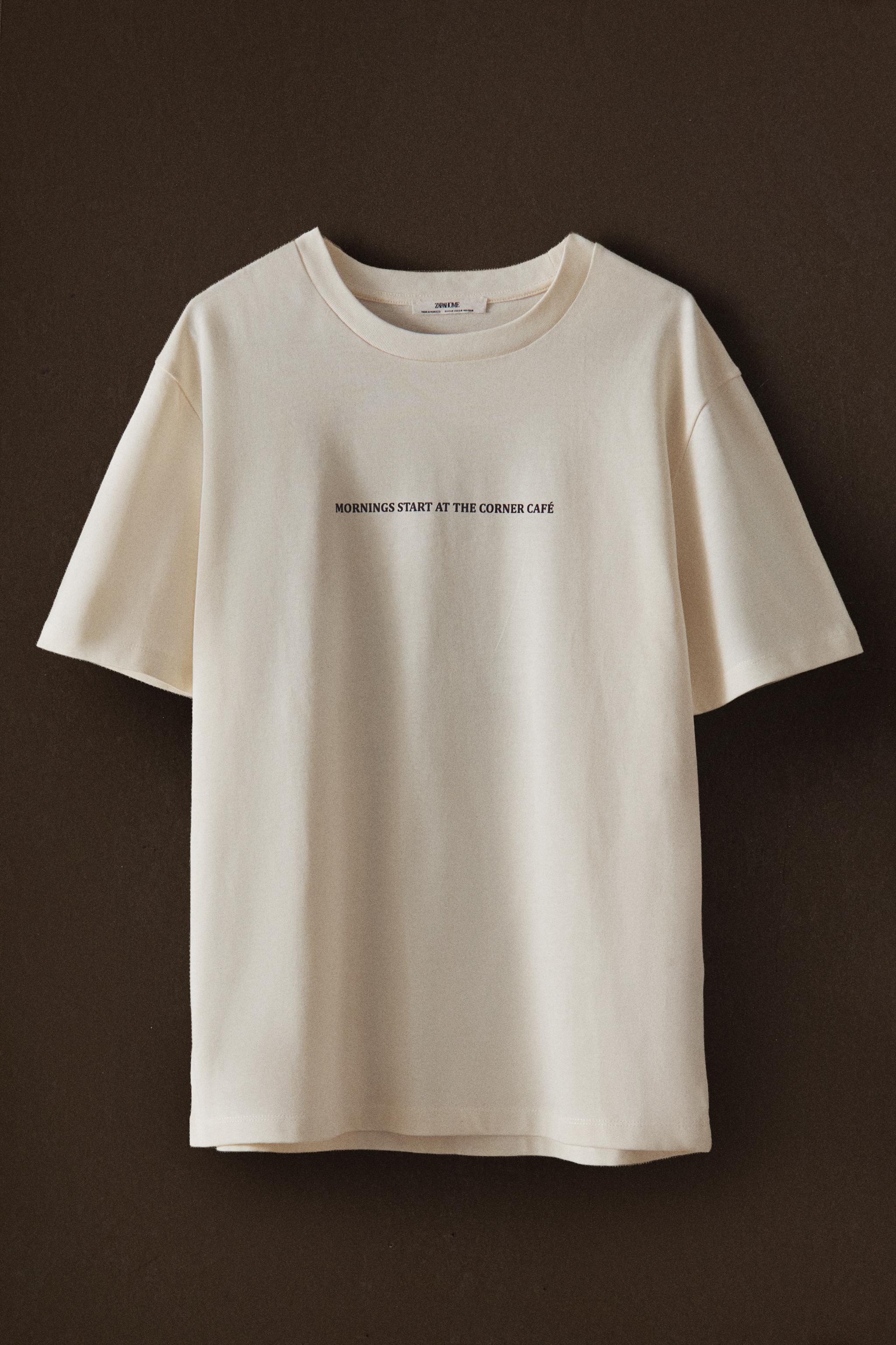 SHORT SLEEVE TEXT T-SHIRT