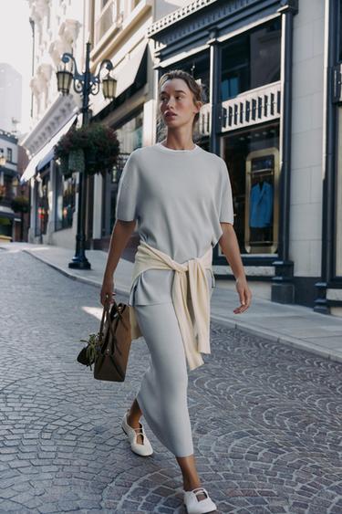 FALDA MIDI PUNTO LISO - Gris perla de Zara
