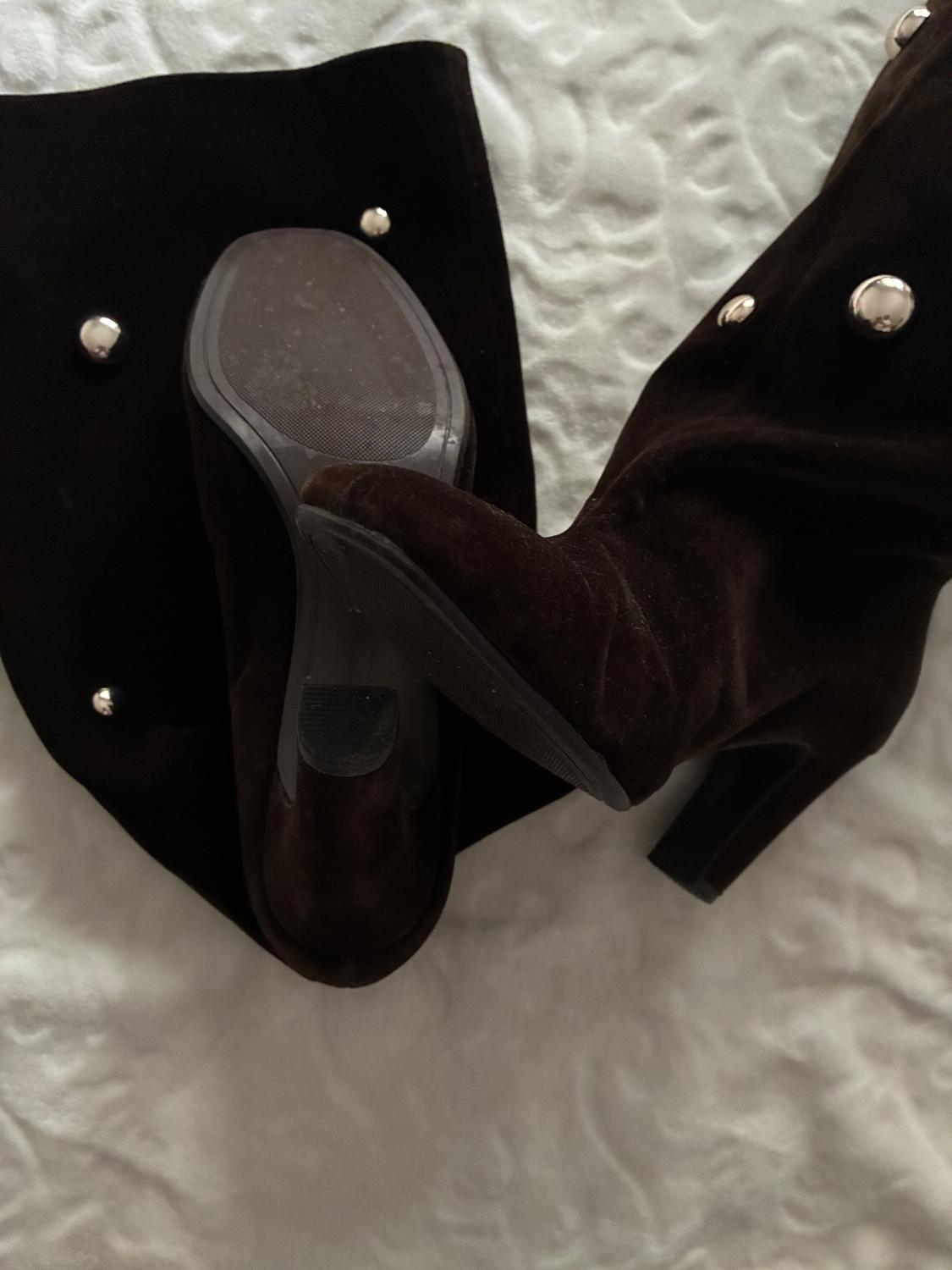 VELVET EFFECT STUDDED BOOTS - Image 4