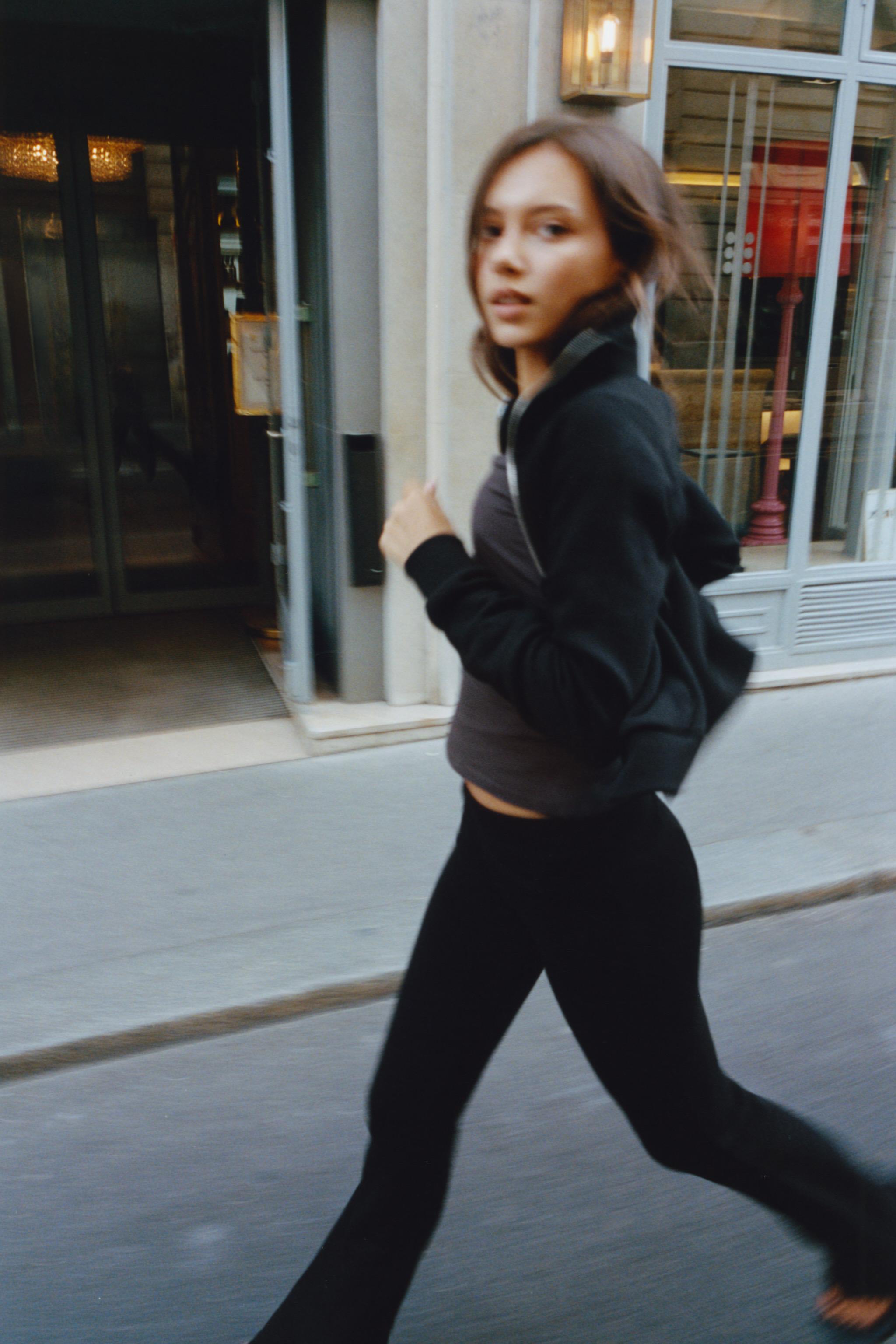 FLARE SWEATPANTS — Black