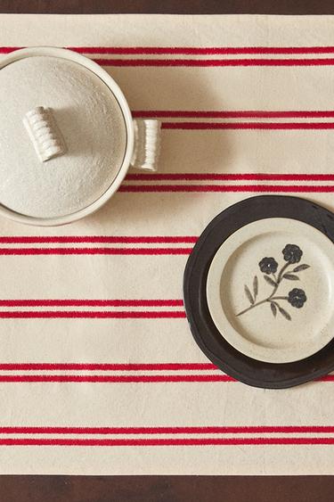 Zara EMBROIDERED DOUBLE STRIPE TABLE RUNNER - 紅色