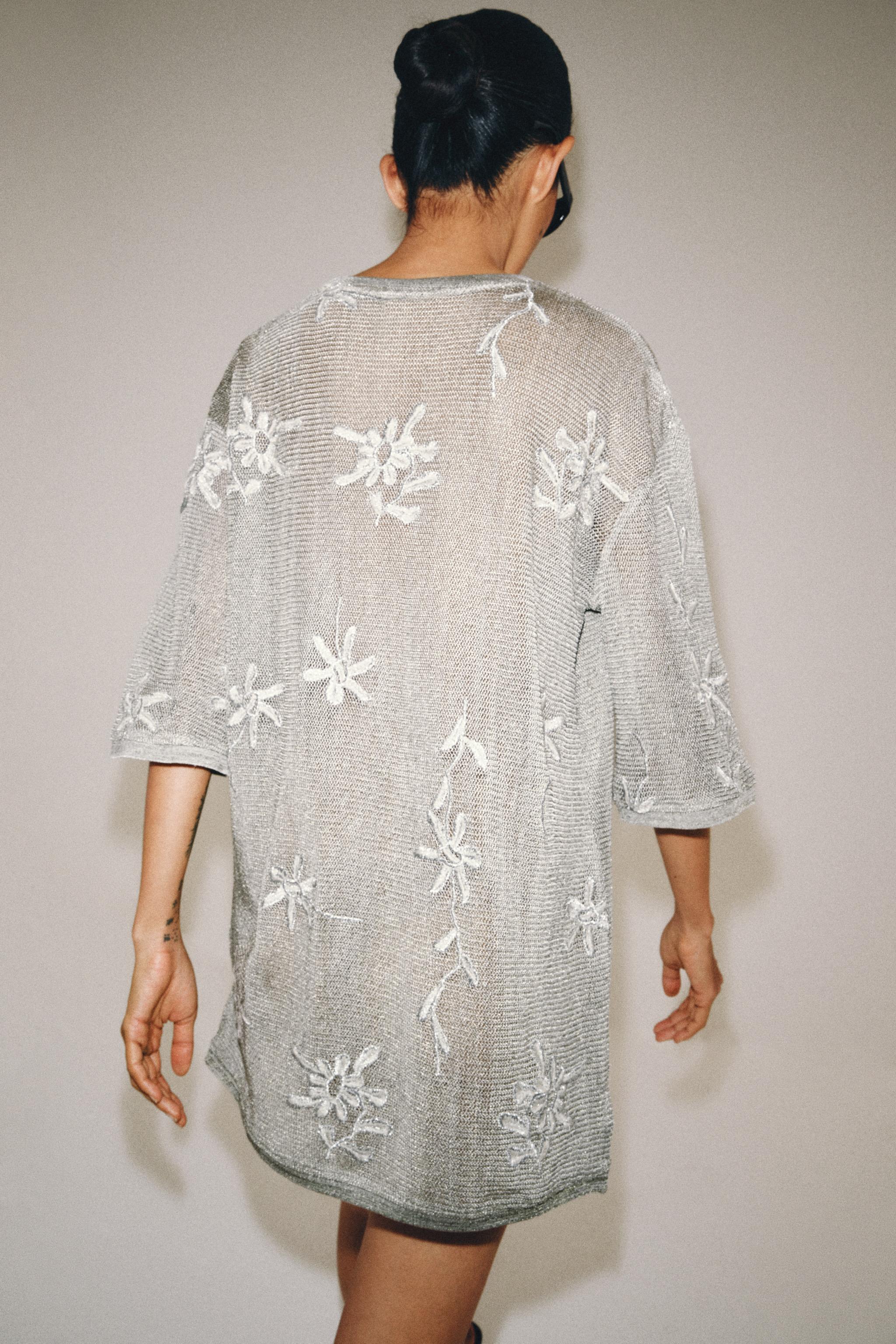 TOP OVERSIZE EN MAILLE FIL MÉTALLISÉ