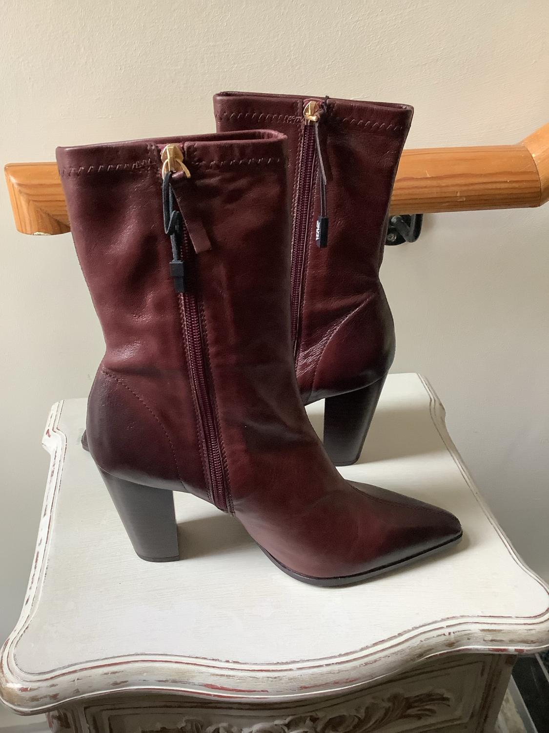 LEATHER -STYLE HEEL ANKLE BOOTS - Image 4
