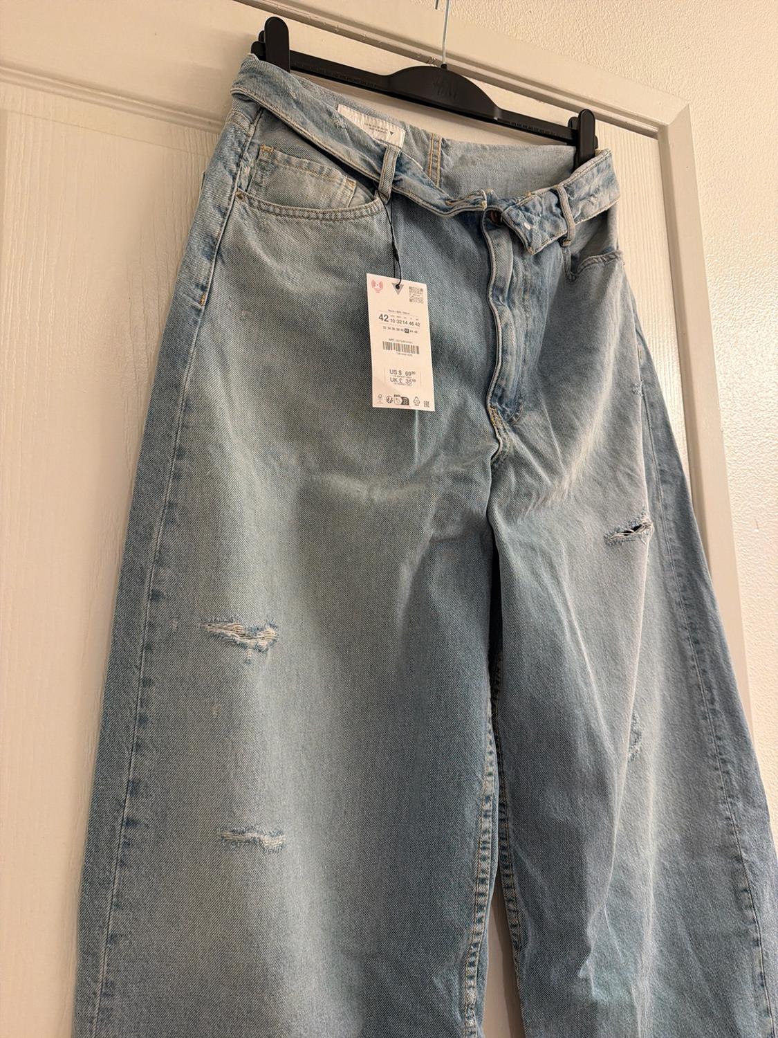 TRF MID-RISE FOLDED WAIST RIPPED JEANS - Image 7