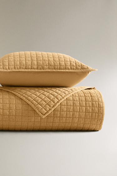 EDREDÓN INFANTIL CUADRADOS ACOLCHADOS - Mostaza de Zara