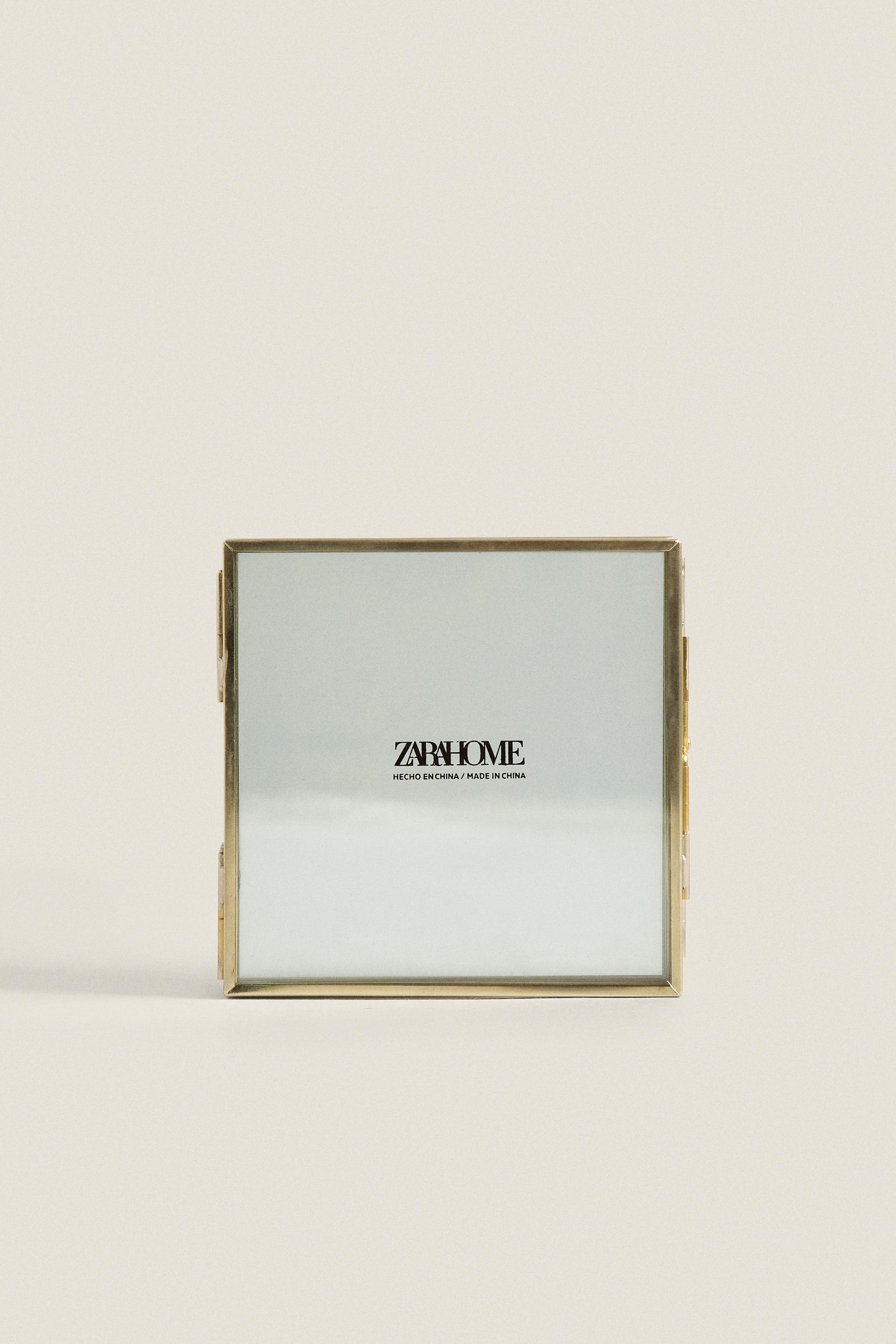 MULTIPLE PICTURE FRAME