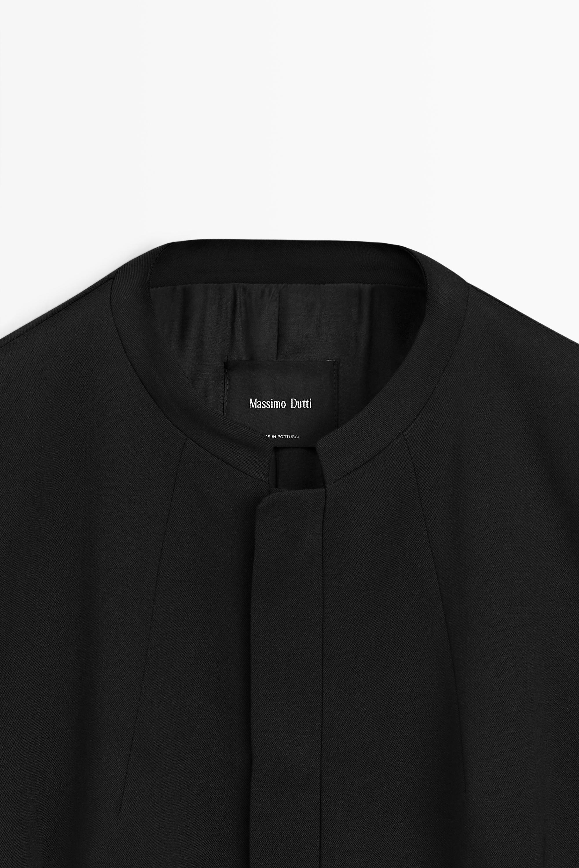 Round neck blazer with darts