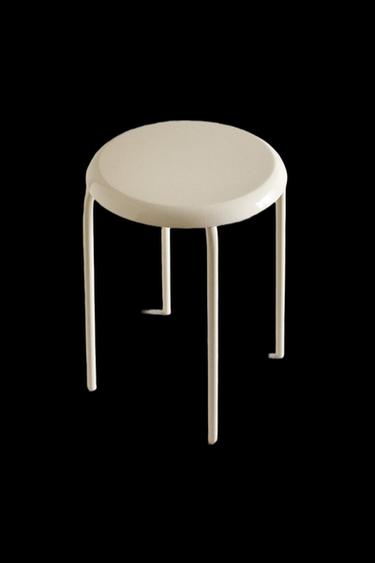 LACQUERED METAL STOOL - Ecru by Zara