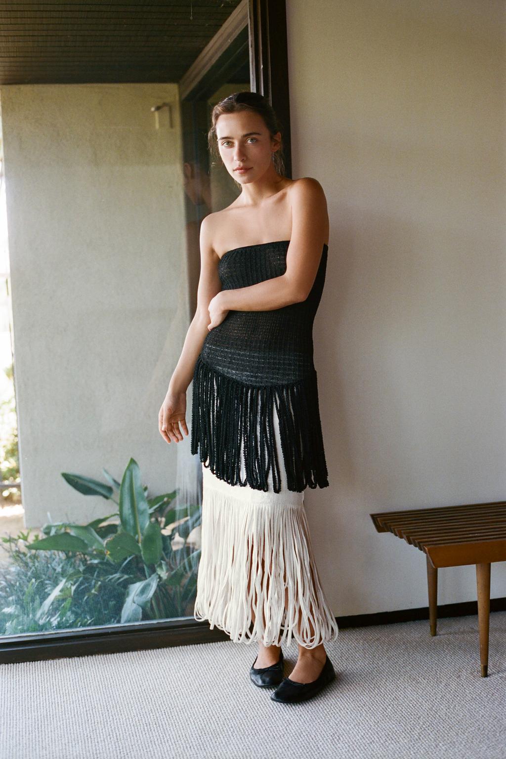 FRINGED STRAPLESS KNIT TOP