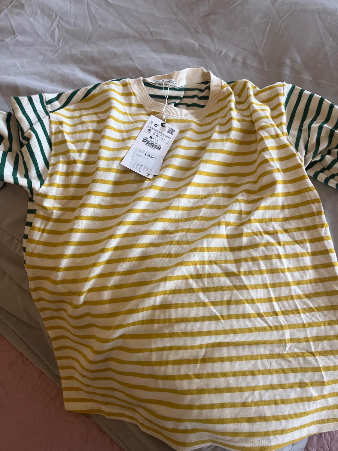 CONTRAST STRIPED T-SHIRT