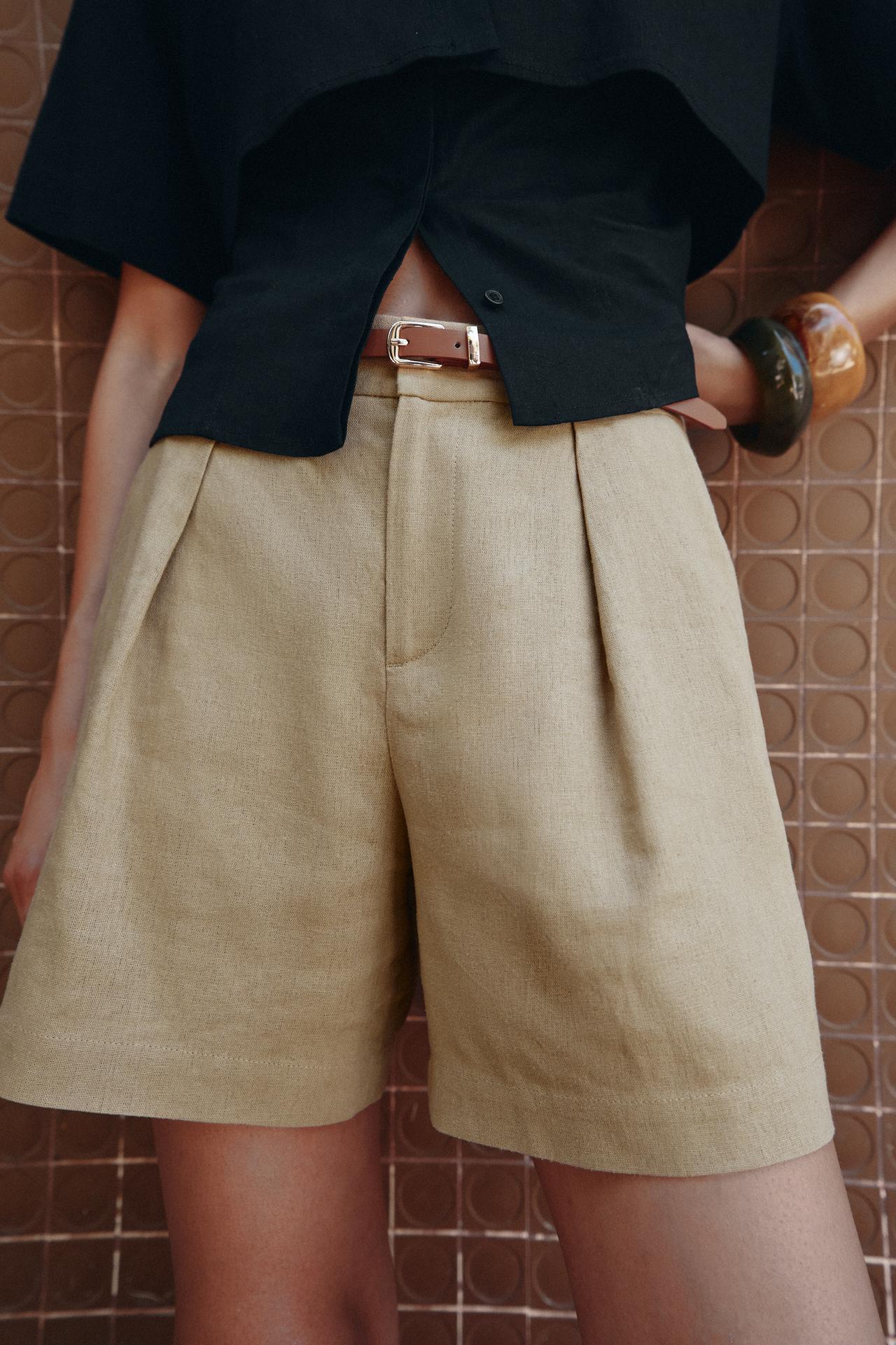 LINEN BELTED BERMUDA SHORTS