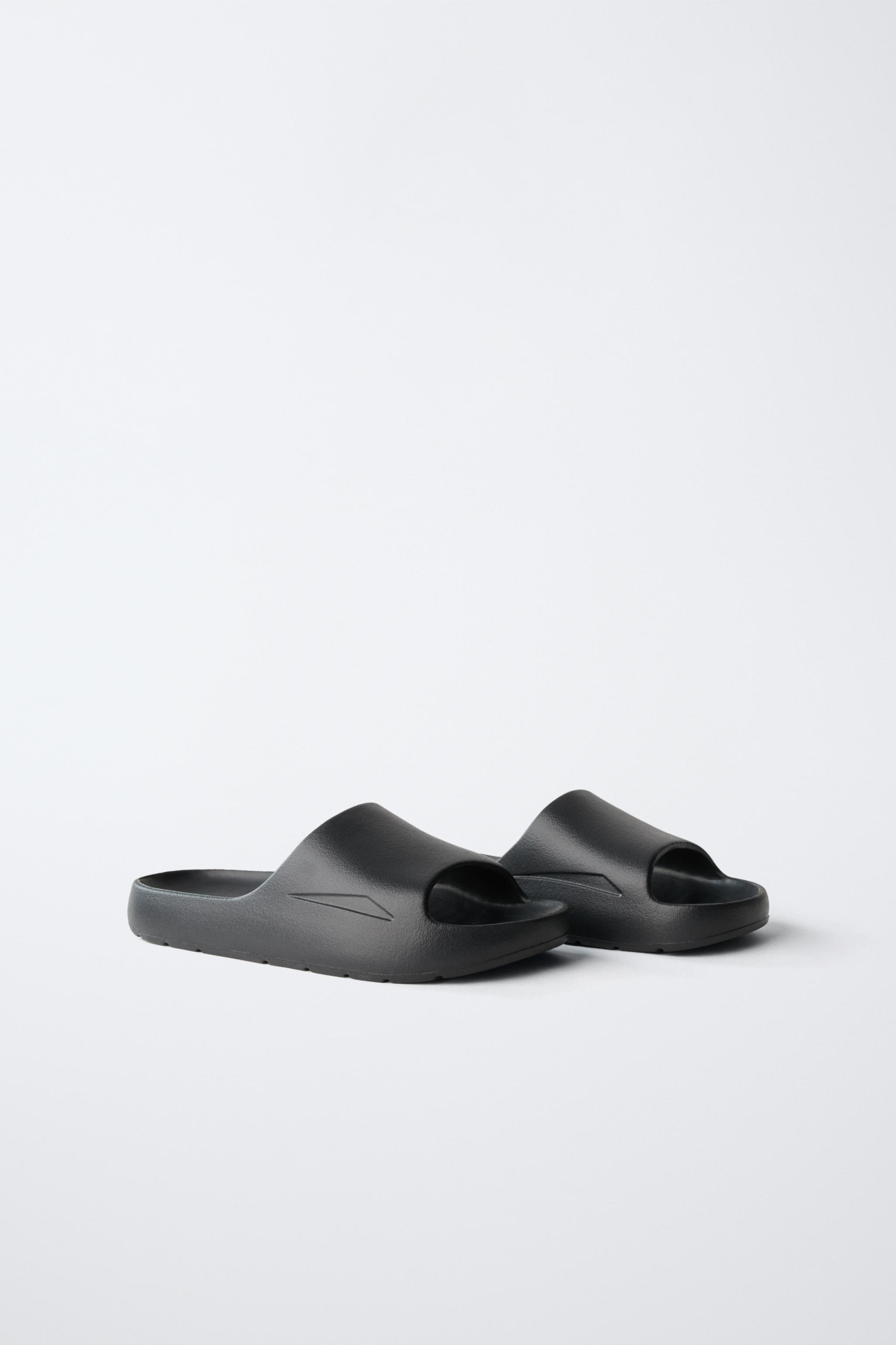 SLIDE SANDALS