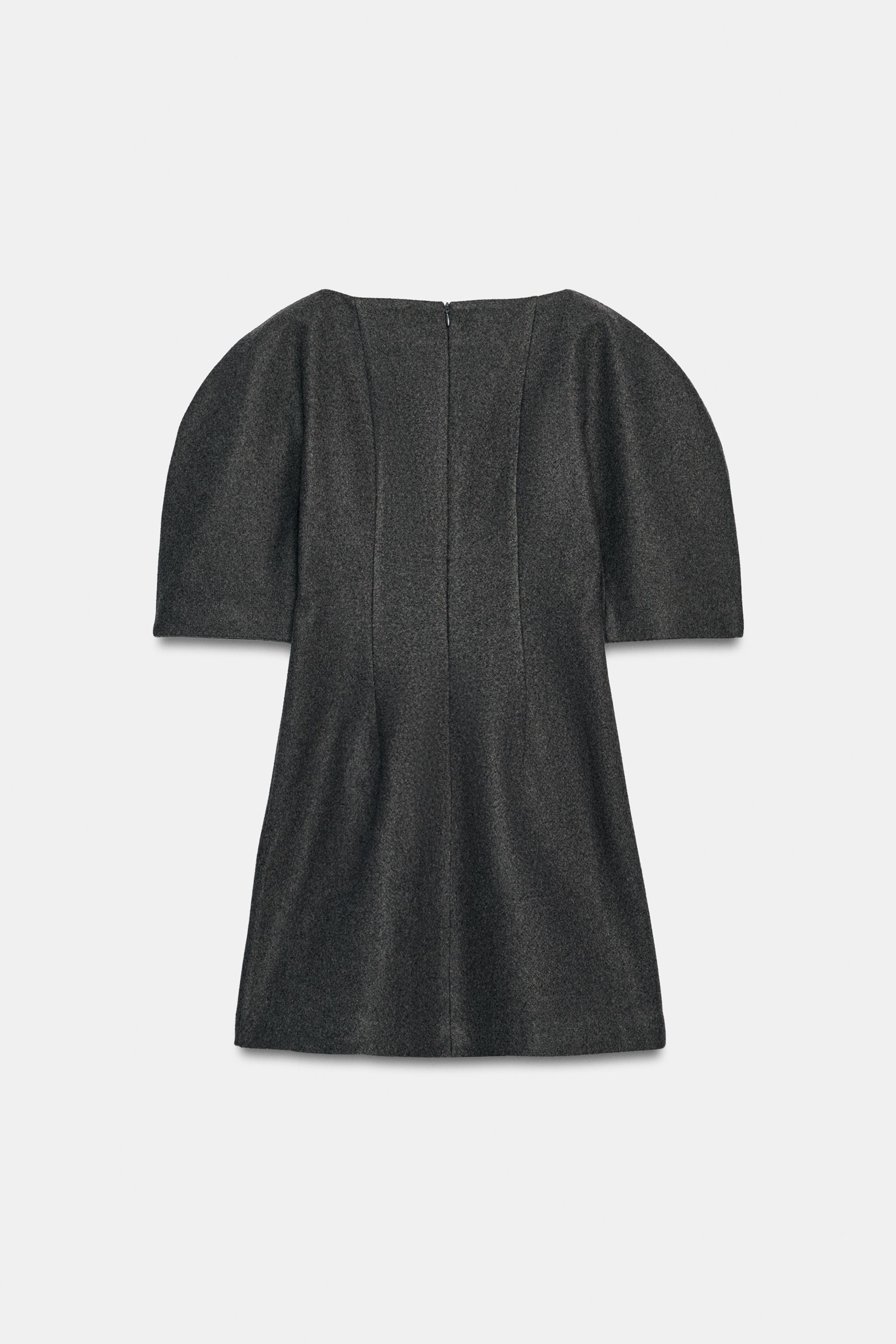 ROBE COURTE AVEC MANCHES BOUFFANTES