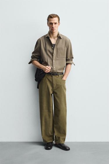 PANTALON BALLON FIT EN VELOURS CÔTELÉ - Kaki de Zara - Image 0