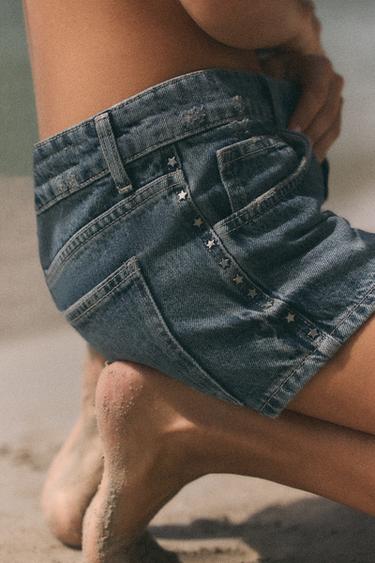 MINI SHORT EN JEAN TRF À CLOUS - Bleu marine de Zara - Image 3
