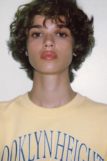 SWEATSHIRT AUS JERSEY MIT GESTICKTEM SCHRIFTZUG - Gelb von Zara