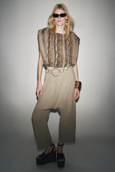 ANIMAL PRINT SHOULDER PAD BLOUSE ZW COLLECTION - Khaki by Zara
