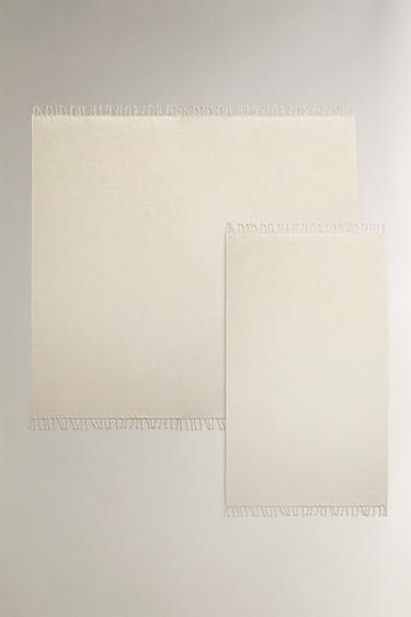 FRINGED COTTON BEACH TOWEL - Ivory by Zara