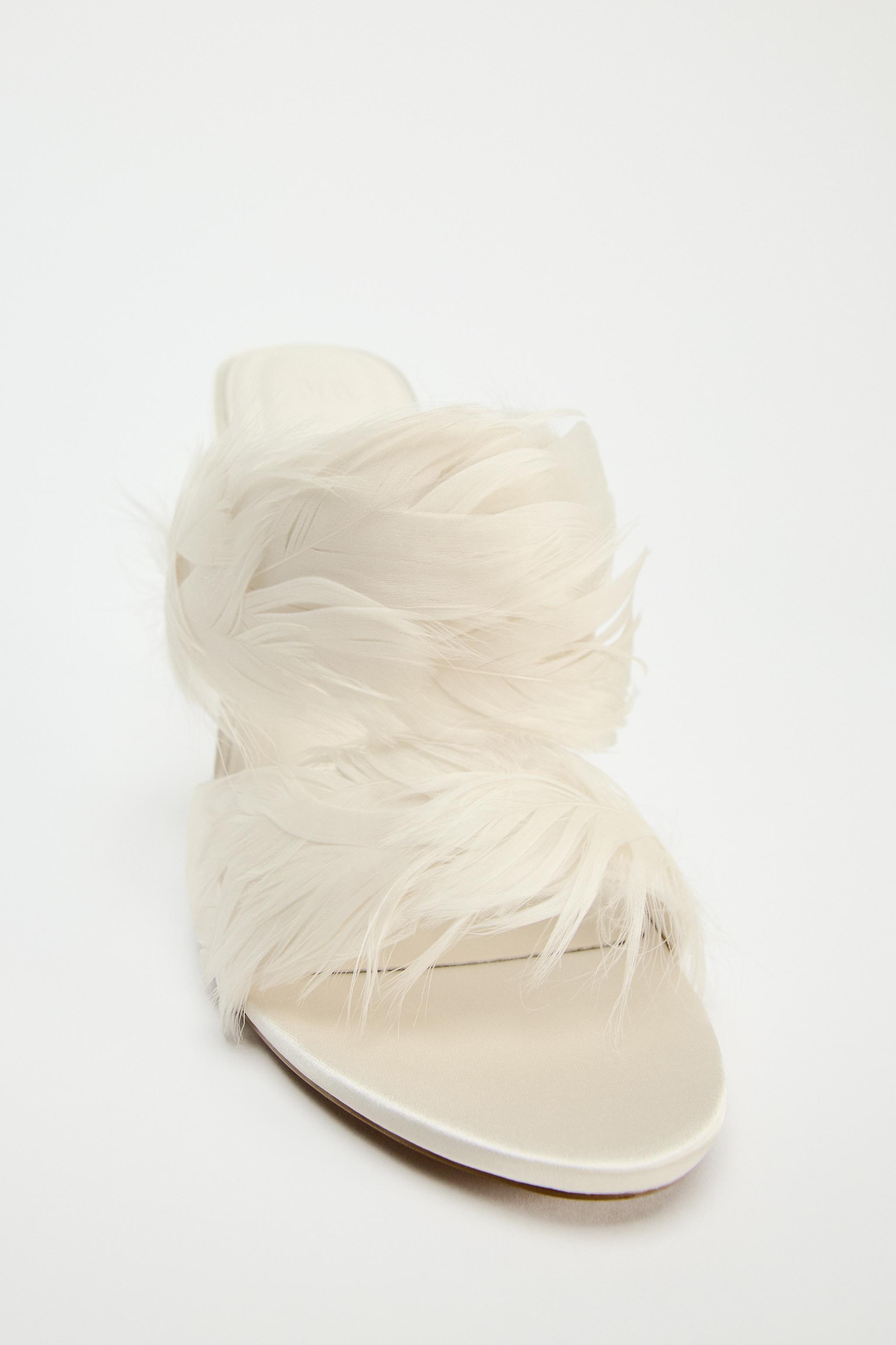 HIGH-HEEL SANDALS WITH FEATHERS