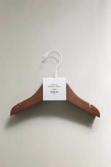 PACK OF KIDS' WOODEN HANGERS (PACK OF 3) - Dark brown by Zara - Image 3