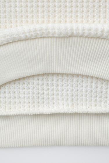 PULL WAFFLE INSCRIPTION BRODÉE - Blanc cassé de Zara - Image 3