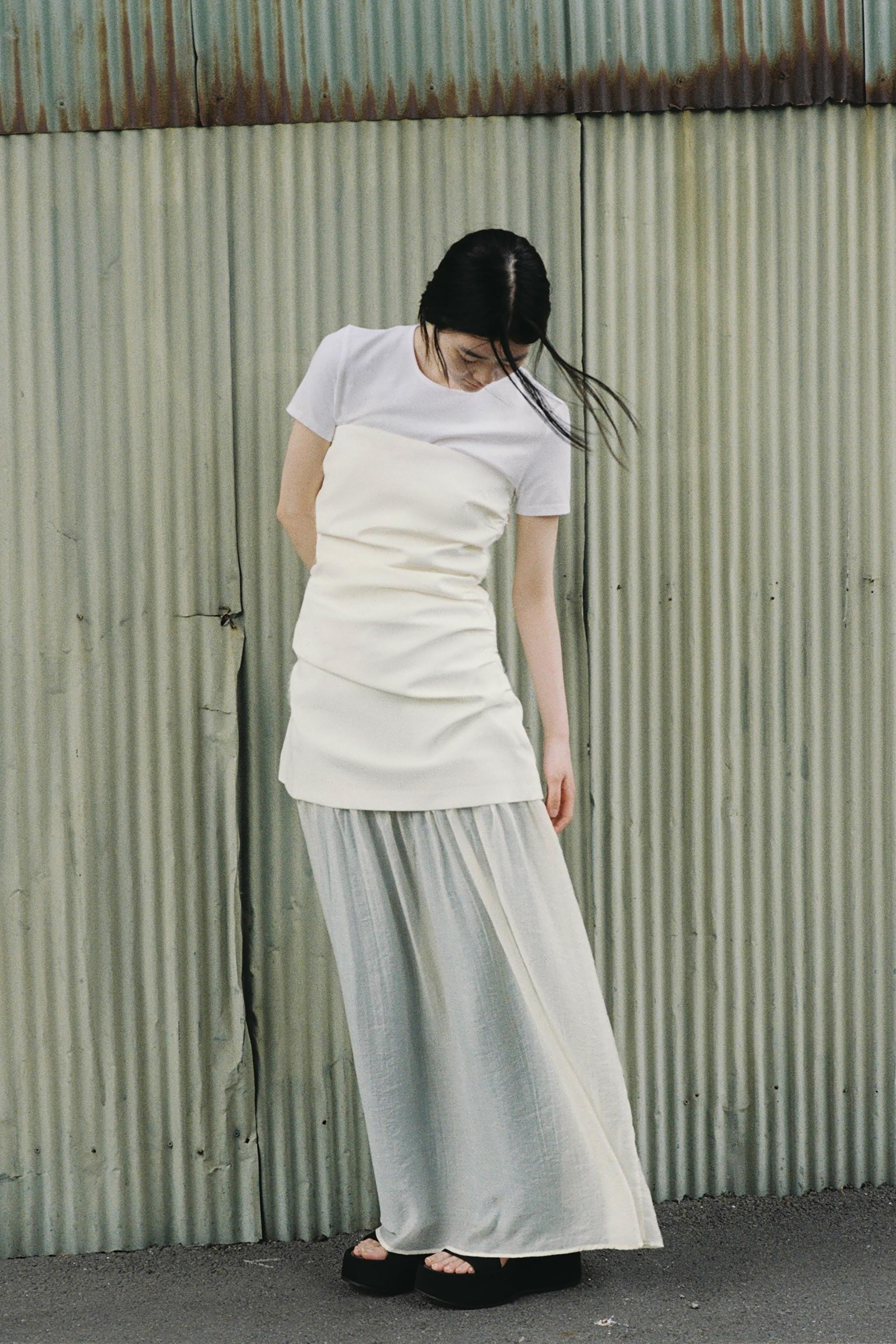 コンビ ストラップレス ミディ丈ワンピース - エクリュ | ZARA