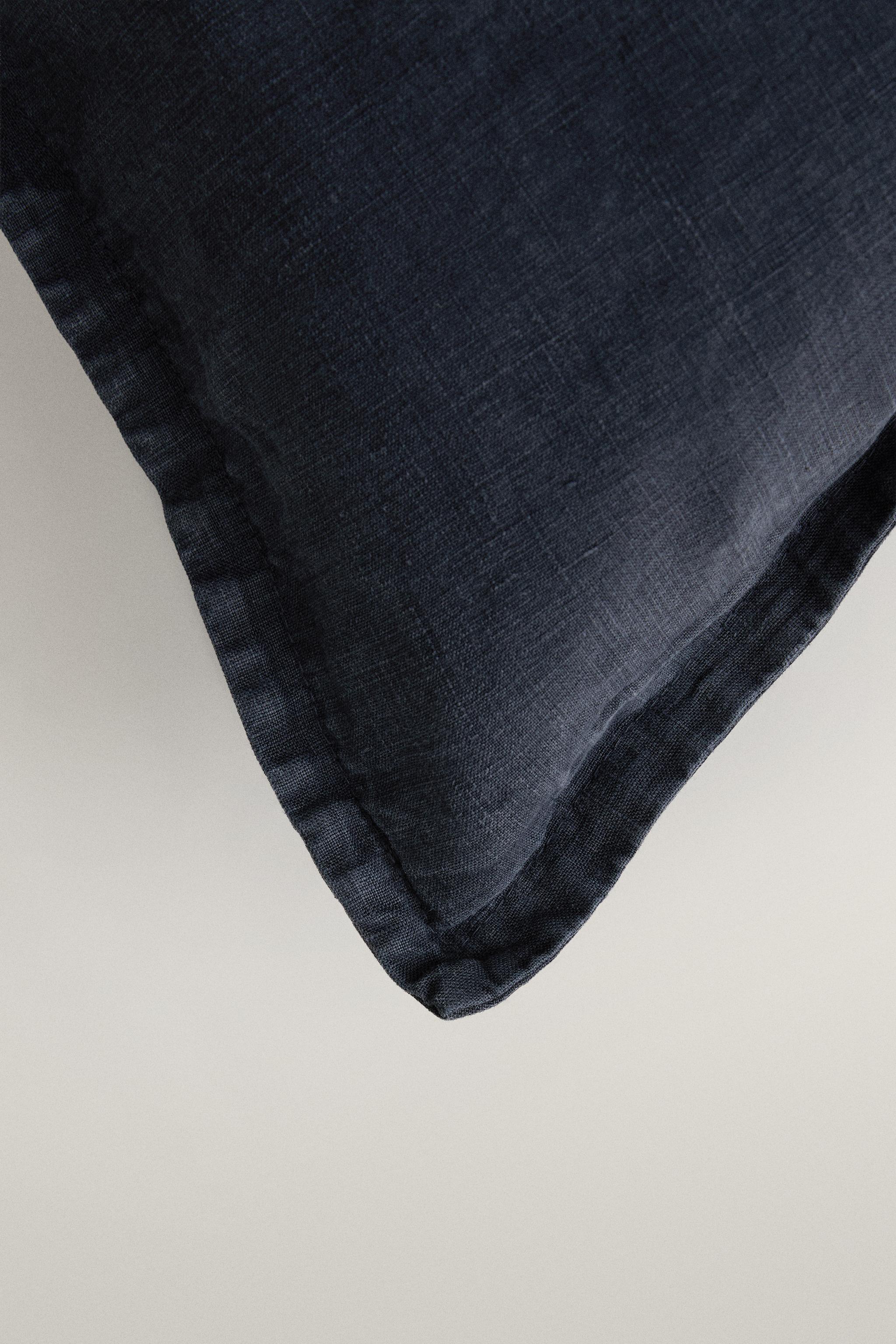 FADED LINEN THROW PILLOW COVER — Mid-blue