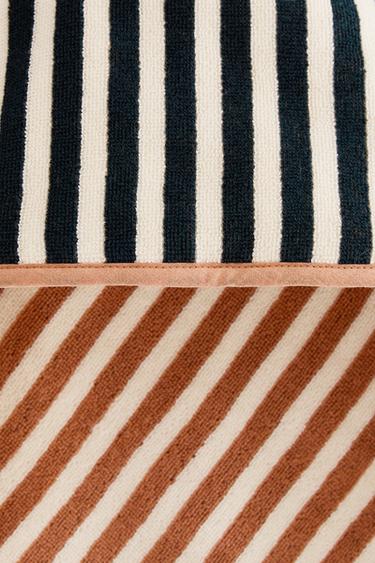 SERVIETTE DE BAIN CAPUCHE BÉBÉ RÉVERSIBLE RAYURES - Sable / Bleu de Zara - Image 3