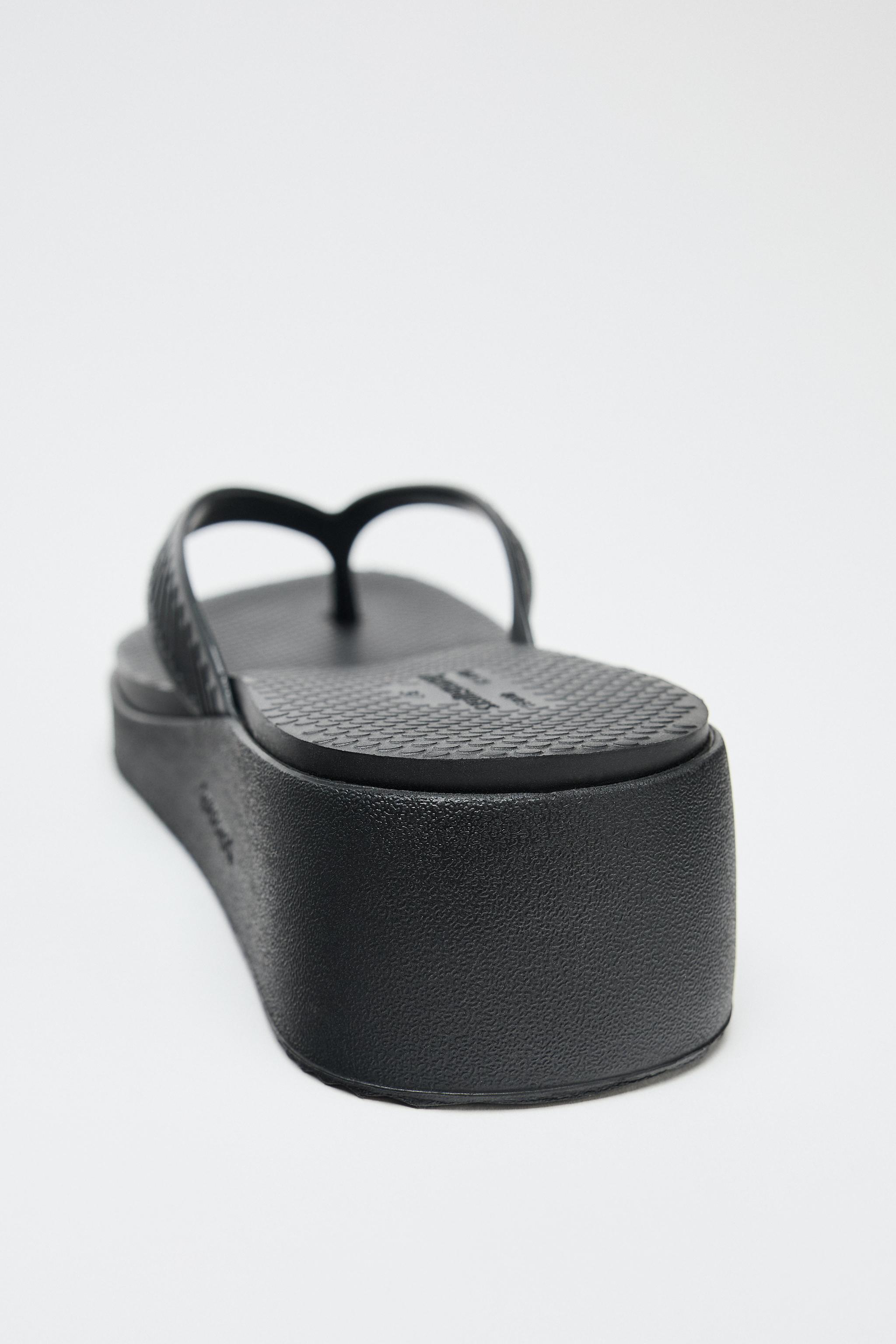 ZARA プラットフォームサンダル HAVAIANAS x ZARA 5953/510 HAVAIANAS ® x ZARA PLATFORM SANDALS - Black | ZARA Spain