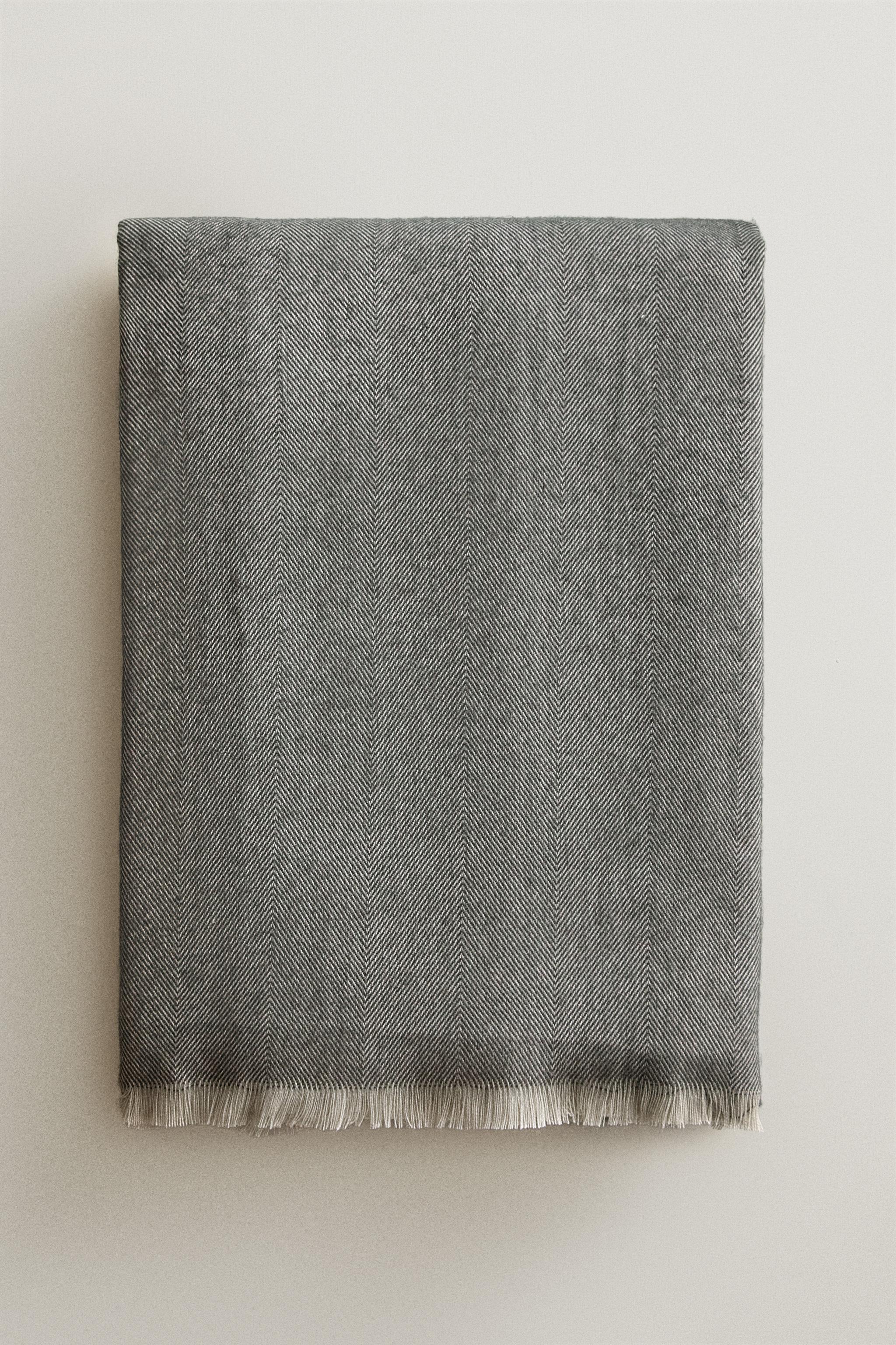 COUVERTURE LÉGÈRE À FRANGES