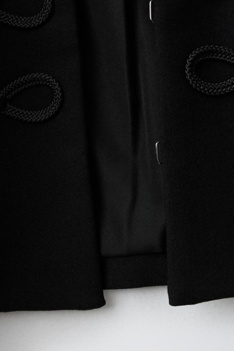 Chaqueta ajustada con botones 8