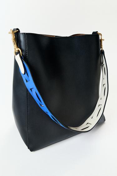 BOLSA SACO DETALLE ASA - Negro de Zara