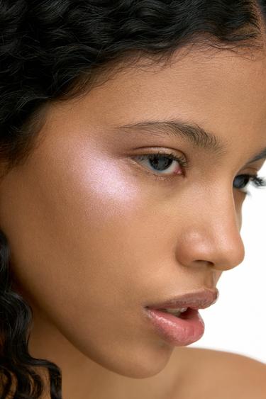 TOUCH OF HIGHLIGHT -  by Zara