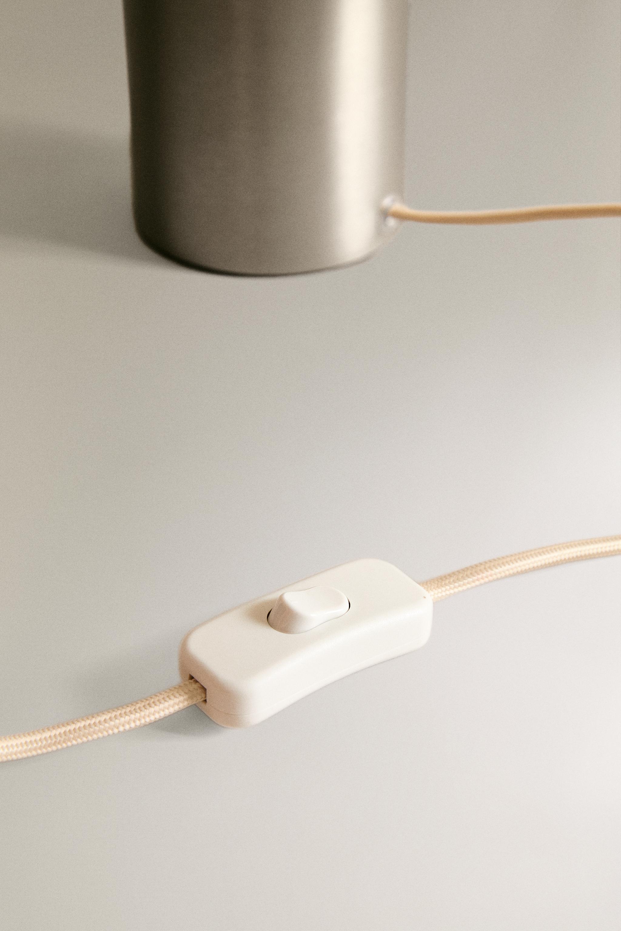 METAL TABLE LAMP