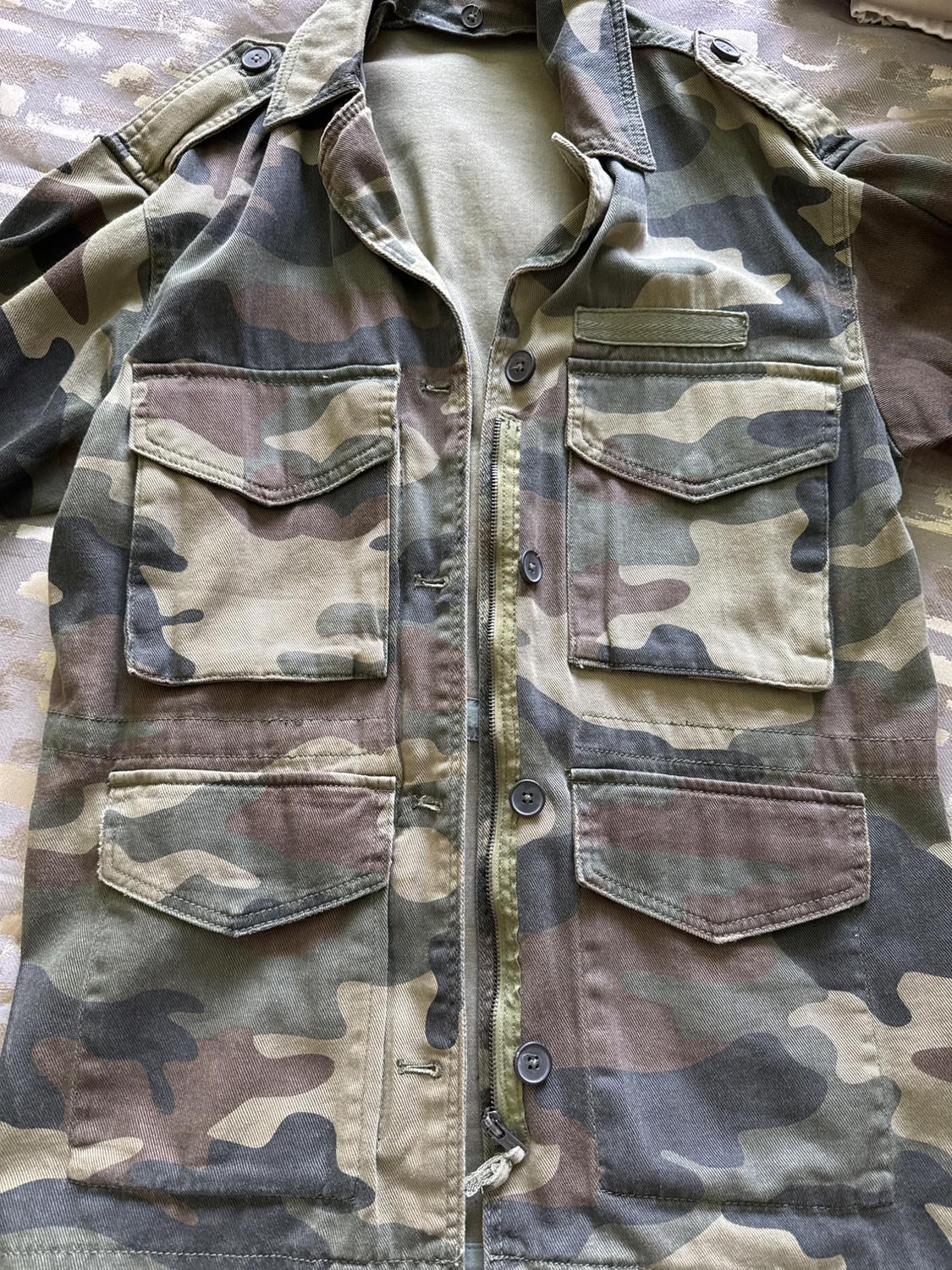 PRINTED OVERSHIRT PUFFER VEST - Image 3