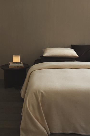 CASHMERE EFFECT BEDSPREAD - Oyster-white by Zara