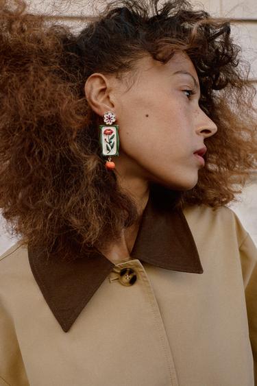 ARETES FLOR RESINA - Dorado de Zara - Imagen 0