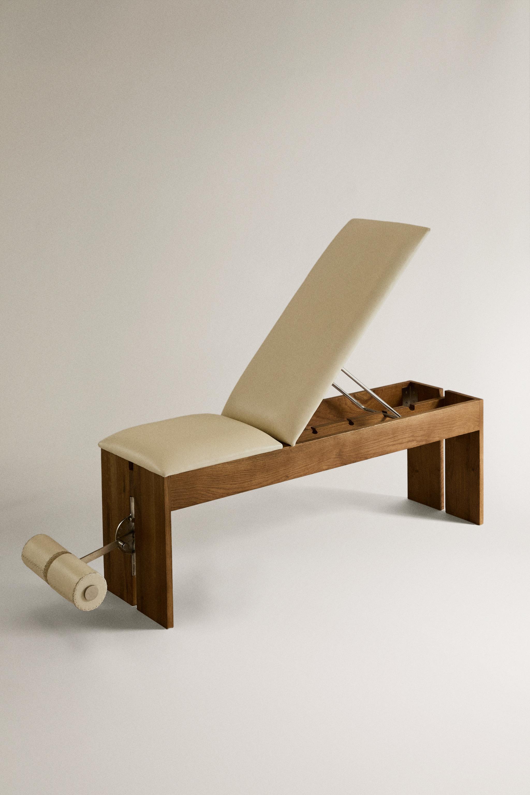 LEATHER RECLINING GYM BENCH — Oyster-white