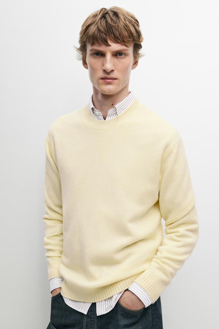 Cashmere round neck knit sweater — 152
